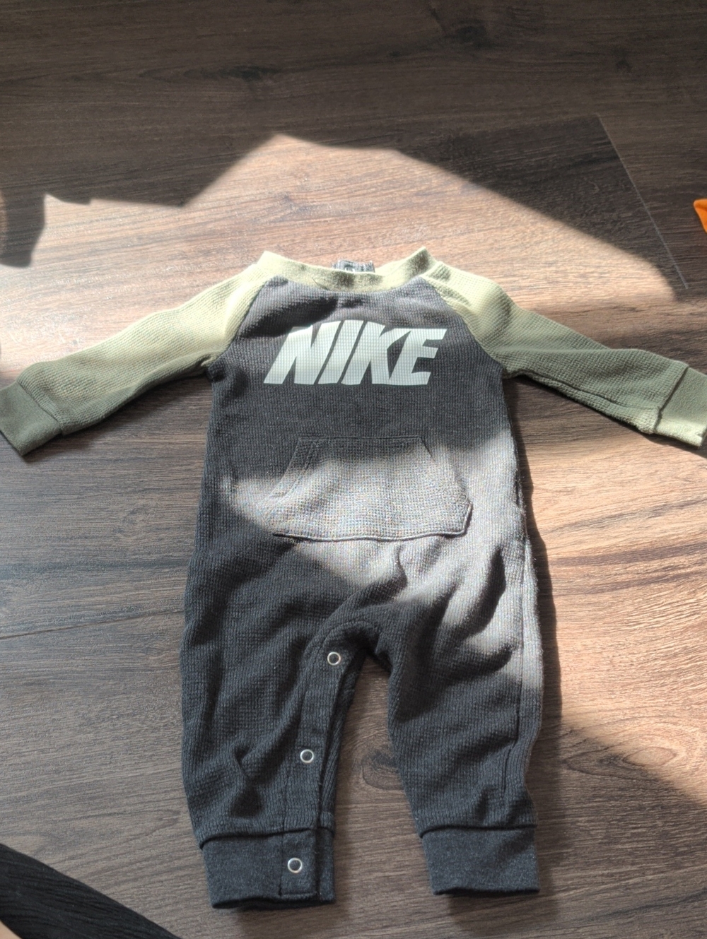 Nike | Long Sleeve Onesie - 6M